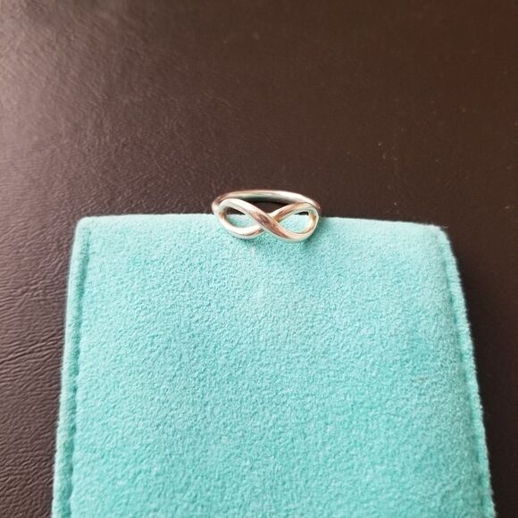 Tiffany & Co. Infinity Ring - Picture 2 of 4